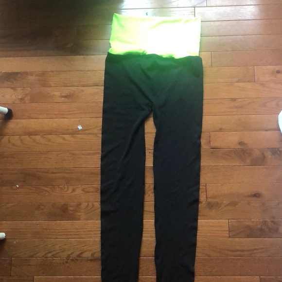 Bottoms up Highwaisted leggings - Picture 1 of 3